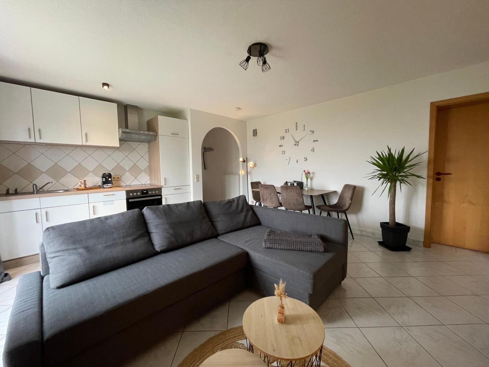 Im Grünen - Ferienwohnung mit privatem Garten, Terrasse, Spielplatz&schöner Aussicht Weilheim Exterior foto